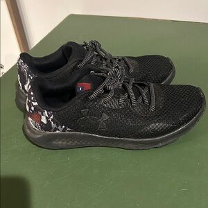 Under Armour Sneakers